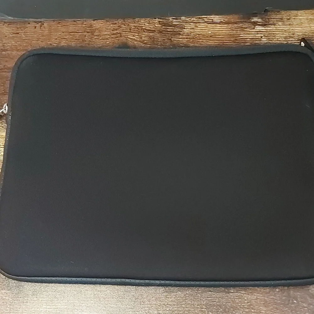 Incase tablet/notebook Sleeve - Picture 4 of 7